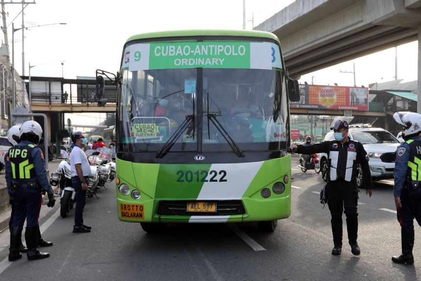 DOTr mulls 75 percent capacity in PUVs image