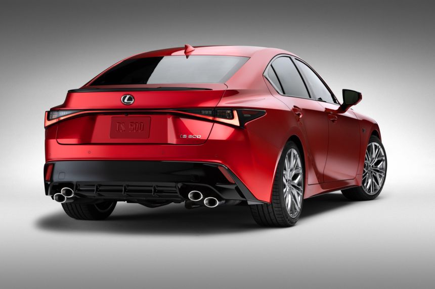 2022 Lexus IS 500 packs a meaty V8 in the age of turbos image