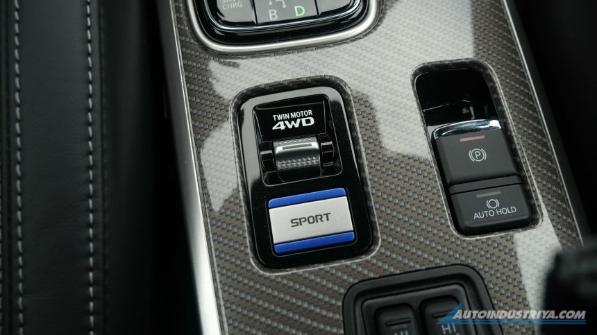 2020 Mitsubishi Outlander PHEV Twin Motor 4WD image