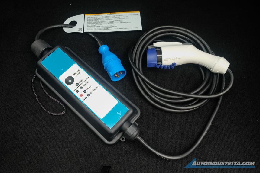 2020 Mitsubishi Outlander PHEV Twin Motor 4WD image