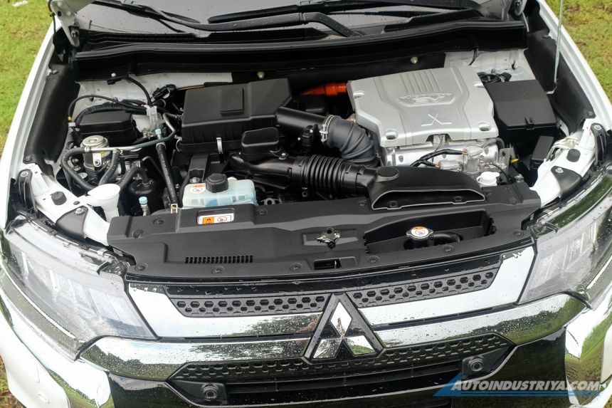 2020 Mitsubishi Outlander PHEV Twin Motor 4WD image