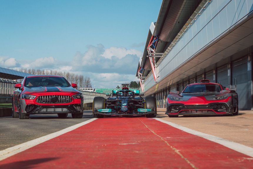 Mercedes-Benz is preparing a four-door hypercar image