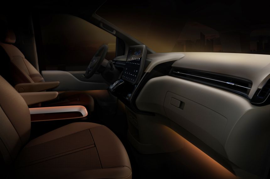 This is your first (official) look at the next-gen Hyundai Starex image