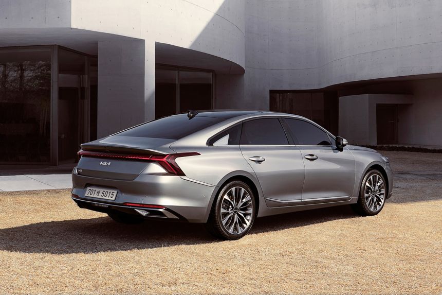 All-new Kia K8 is proof big luxury sedans still matter image