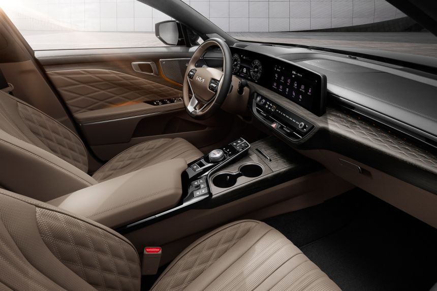 All-new Kia K8 is proof big luxury sedans still matter image