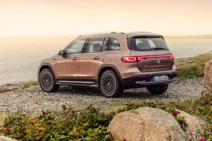 2022 Mercedes-Benz EQB is an electric GLB image