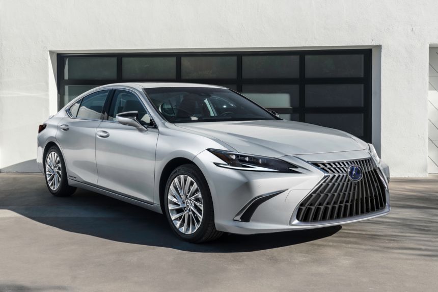 Lexus says the 2022 ES is even more comfortable than before image