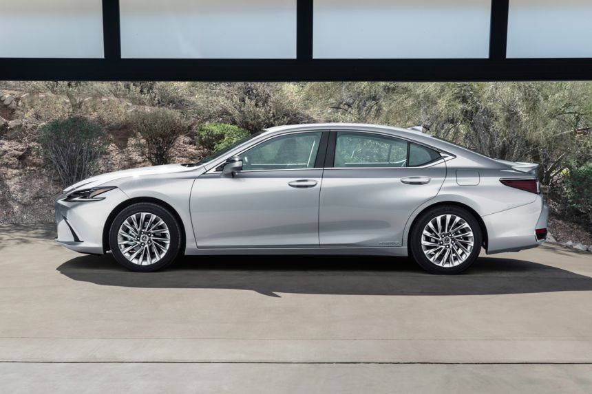 Lexus says the 2022 ES is even more comfortable than before image