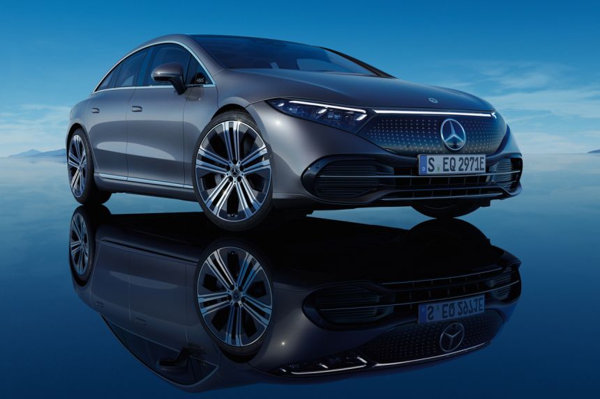 2022 Mercedes-Benz EQS: More than just a plug-in S-Class image
