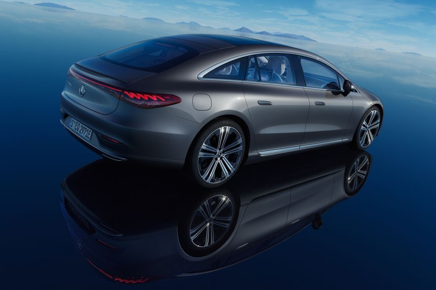 2022 Mercedes-Benz EQS: More than just a plug-in S-Class image
