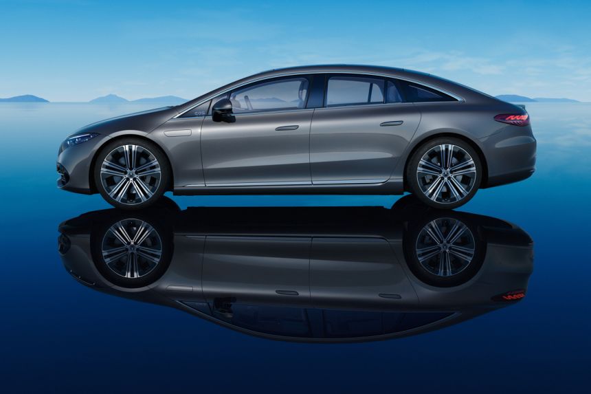 2022 Mercedes-Benz EQS: More than just a plug-in S-Class image