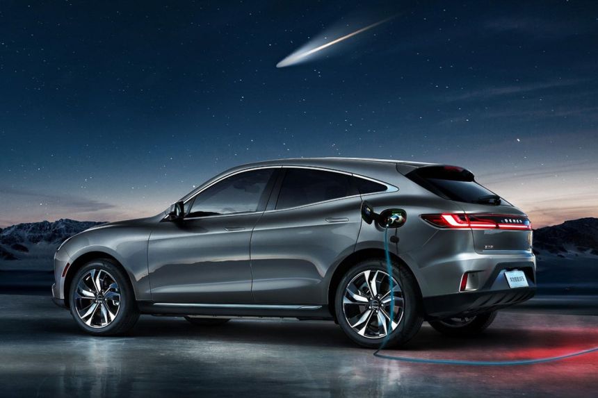 Huawei now selling an EV that can travel up to 1,000 km image