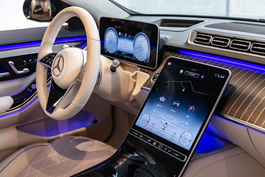 2021 Mercedes-Benz S-Class voted as World Luxury Car of the Year image