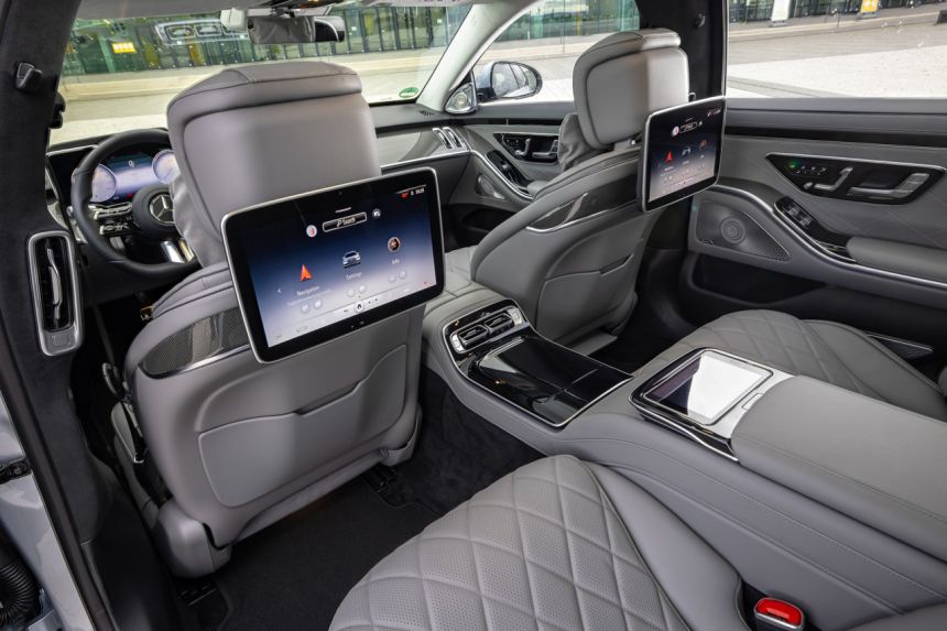 2021 Mercedes-Benz S-Class voted as World Luxury Car of the Year image