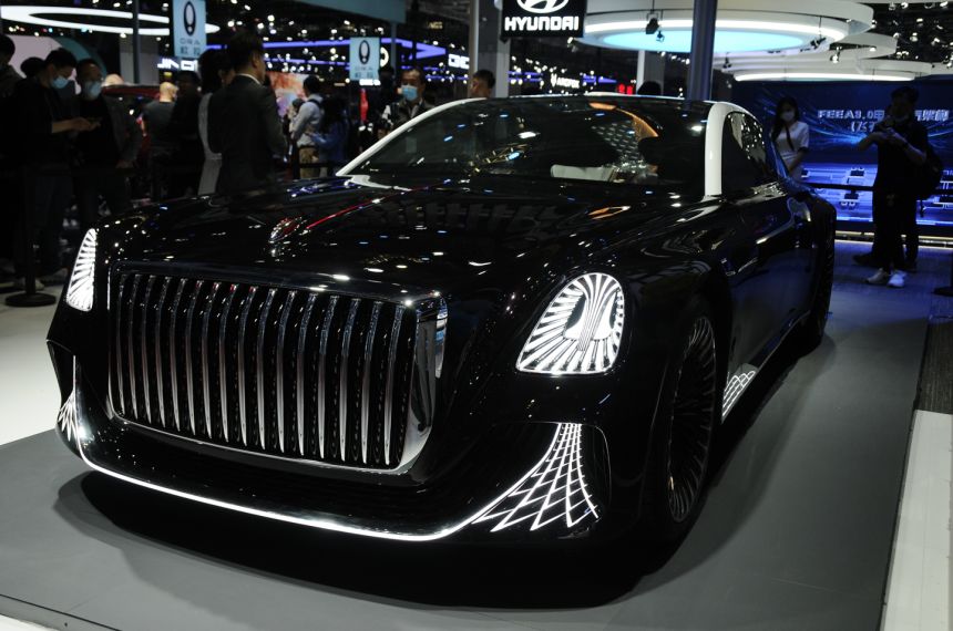 Hongqi L-Concept is a stately sedan with a chandelier inside image