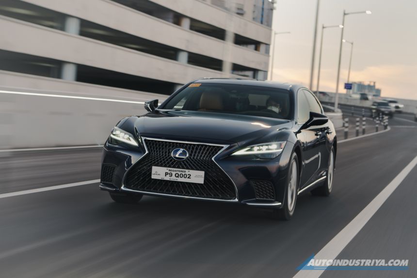 2021 Lexus LS 500h Premier image