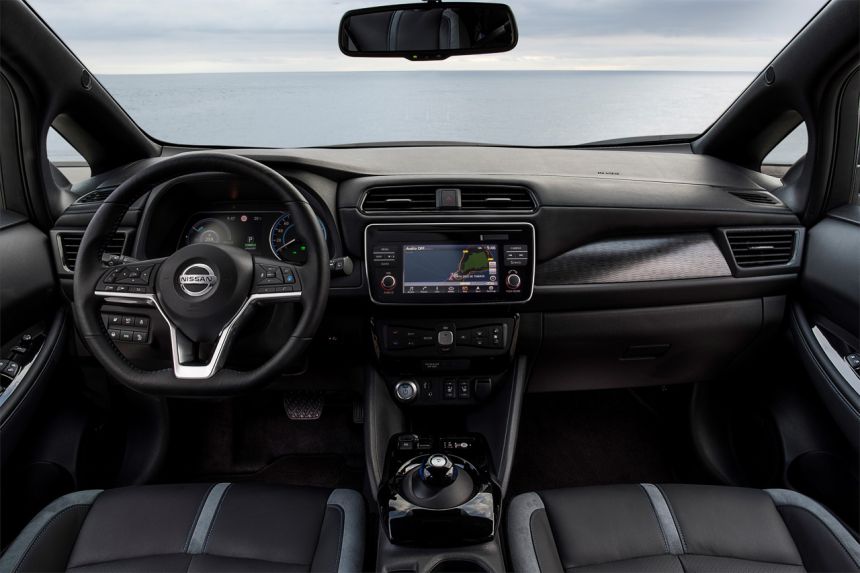 Nissan Leaf launch PH image