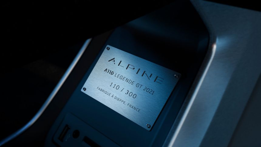 Alpine combine class and sporty with A110 Legende GT image