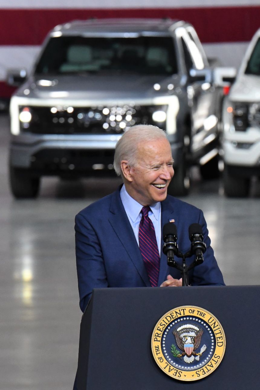 US Pres. Biden just gave us a sneak peek of Ford F-150 Lightning image