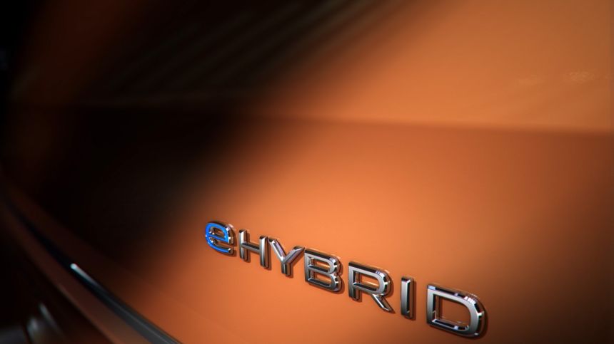 2022 Volkswagen Multivan looks ready for family getaways image