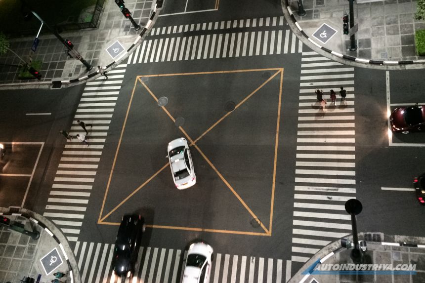 No overtaking: You can get fined if you pass in these zones image