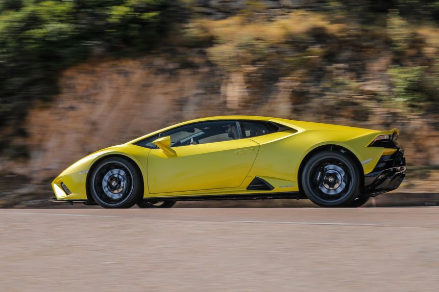 Investment group wants to buy Lamborghini for EUR 7.5 billion image
