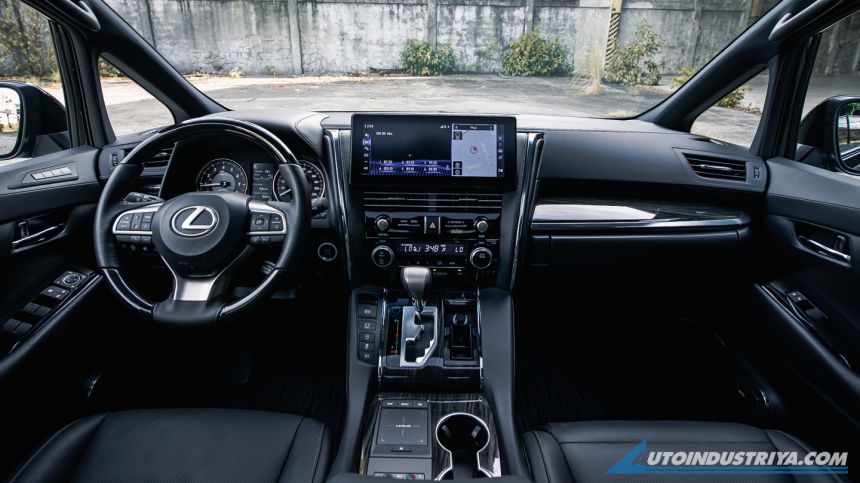 2021 Lexus LM 350 7-Seater image