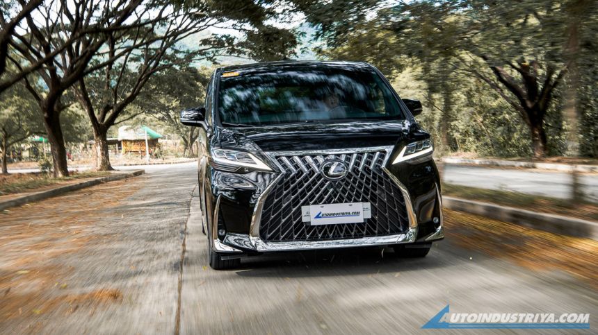 2021 Lexus LM 350 7-Seater image