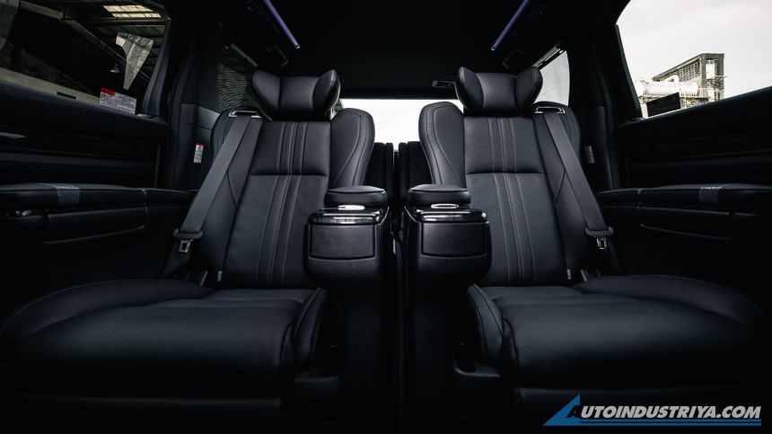 2021 Lexus LM 350 7-Seater image