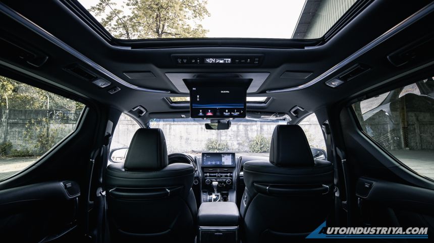 2021 Lexus LM 350 7-Seater image