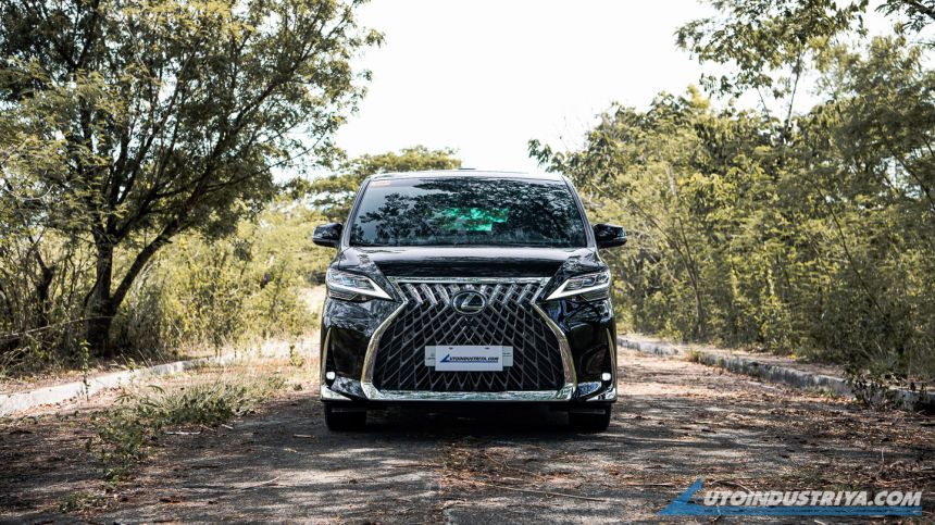 2021 Lexus LM 350 7-Seater image