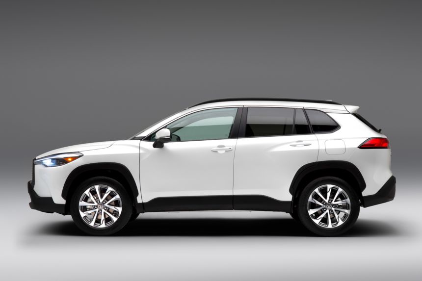 Does the U.S-spec Toyota Corolla Cross have all the goodies? image