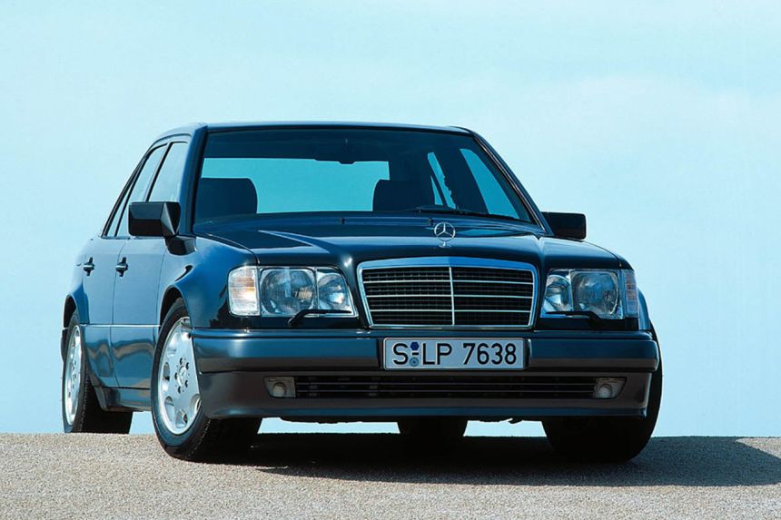 30 years ago, Mercedes-Benz asked Porsche to build a car image