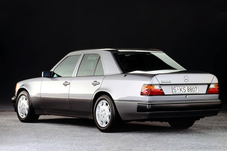 30 years ago, Mercedes-Benz asked Porsche to build a car image