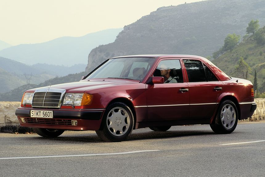 30 years ago, Mercedes-Benz asked Porsche to build a car image