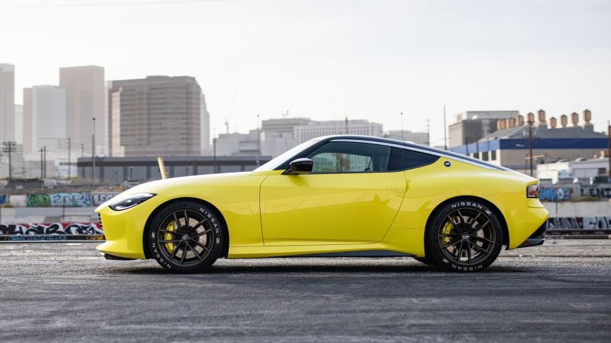 Production model Nissan Fairlady Z coming August 17 image