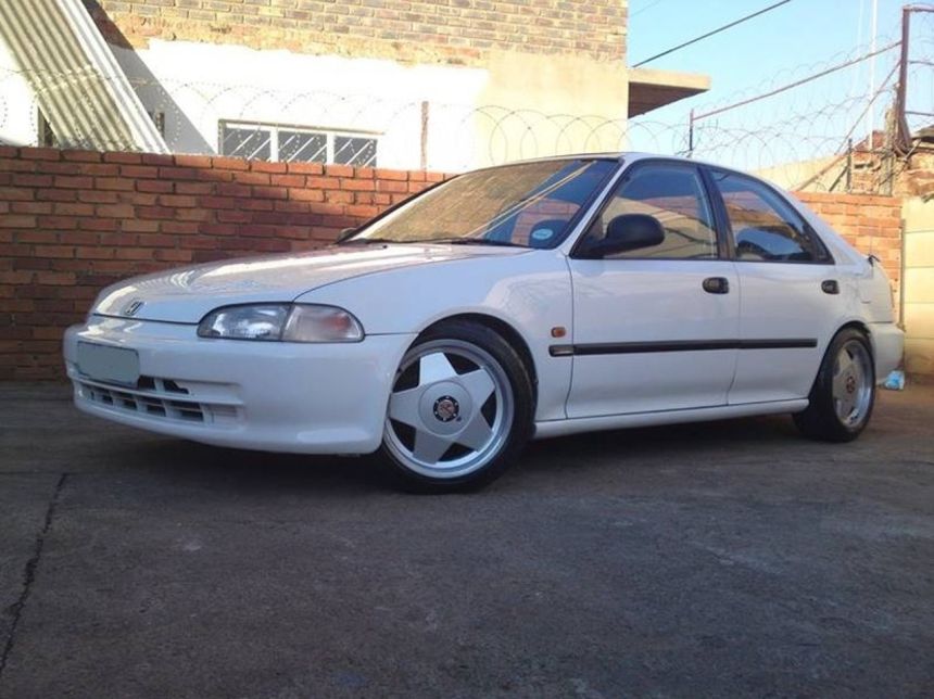 That time when Mercedes-Benz made cars for Honda image