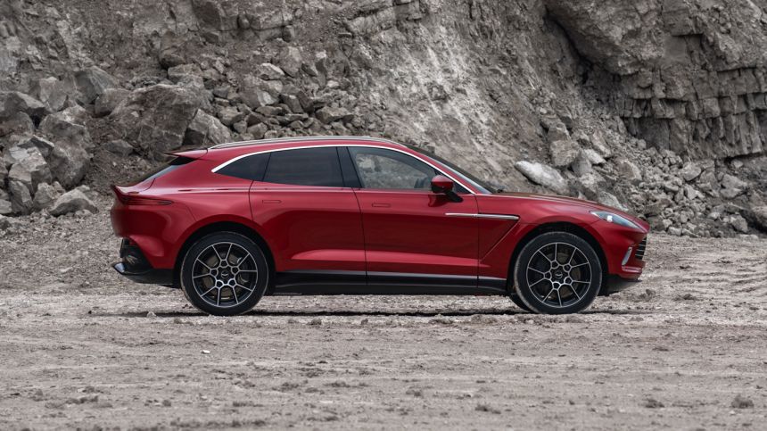 2021 Aston Martin DBX SUV is now in the PH image