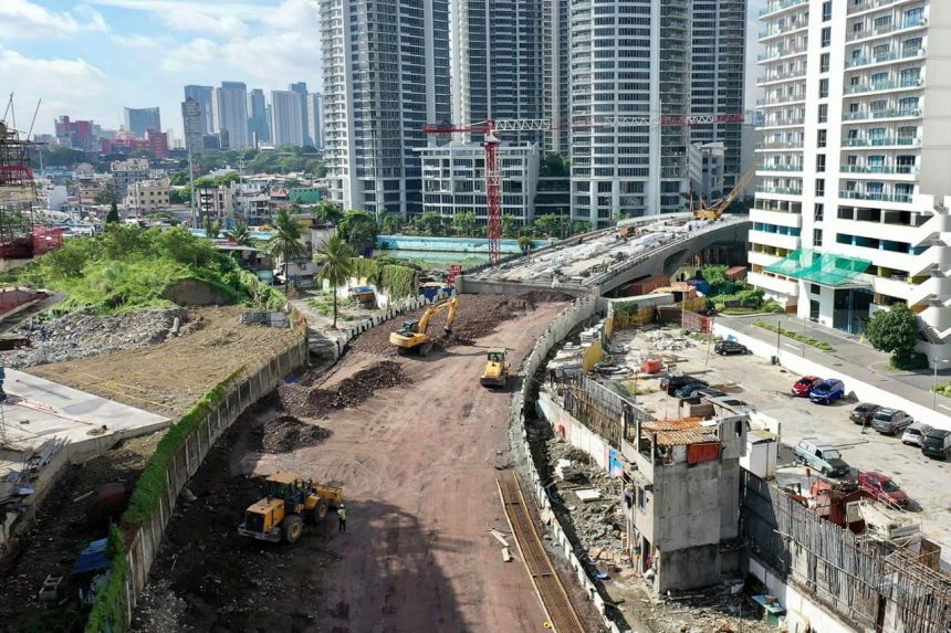 Villar: Opening of Estrella-Pantaleon Bridge on-track this July image