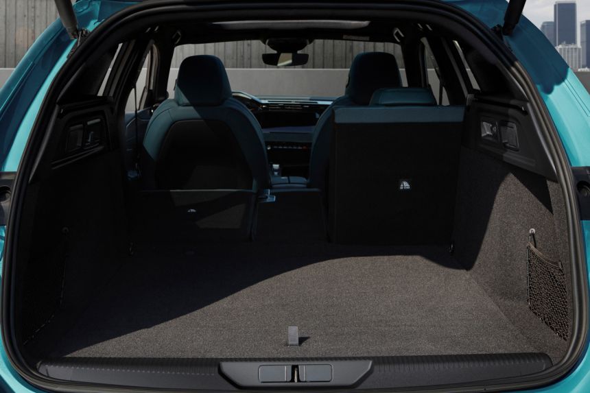 2022 Peugeot 308 SW: Can station wagons be sexy? image