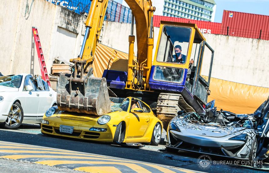 Watch: Philippine Customs wants you to relive destruction of McLaren 620R image