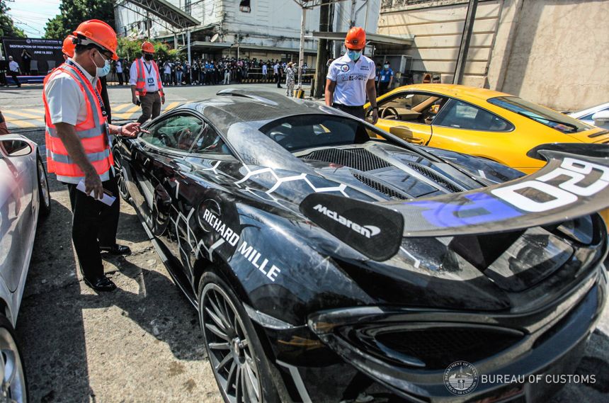 Watch: Philippine Customs wants you to relive destruction of McLaren 620R image