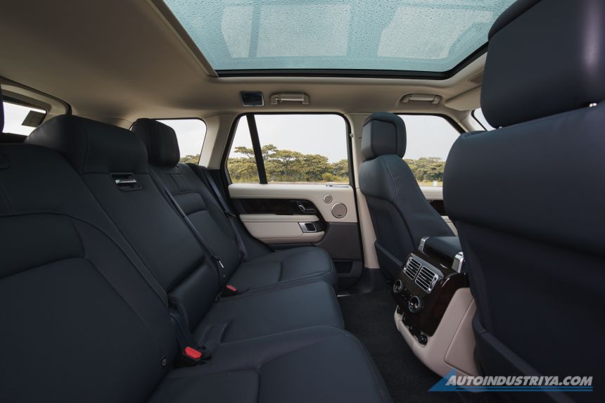 2021 Range Rover P400e PHEV image