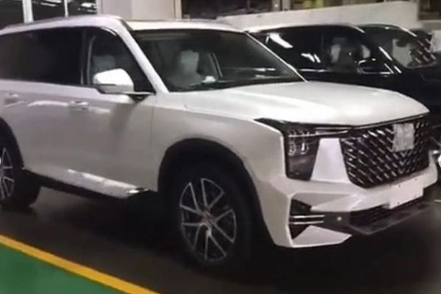 Does the 2022 GAC GS8 look like a Cadillac? image