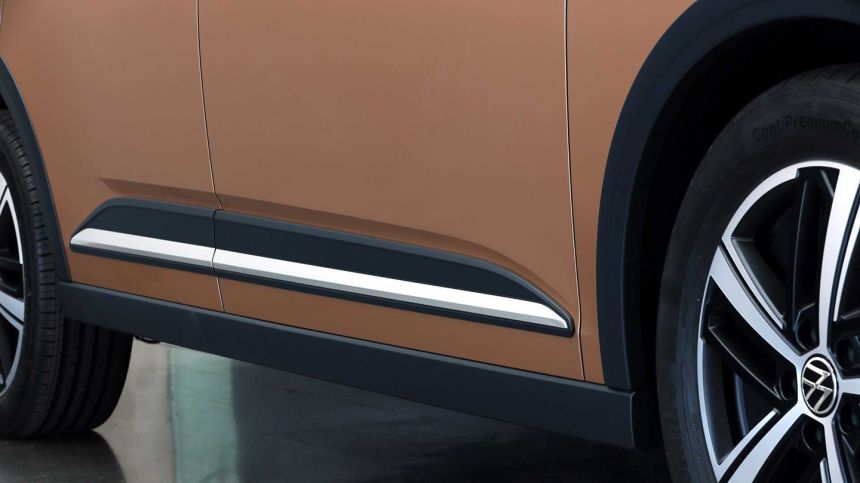 This Volkswagen Caddy can actually do light off-roading image