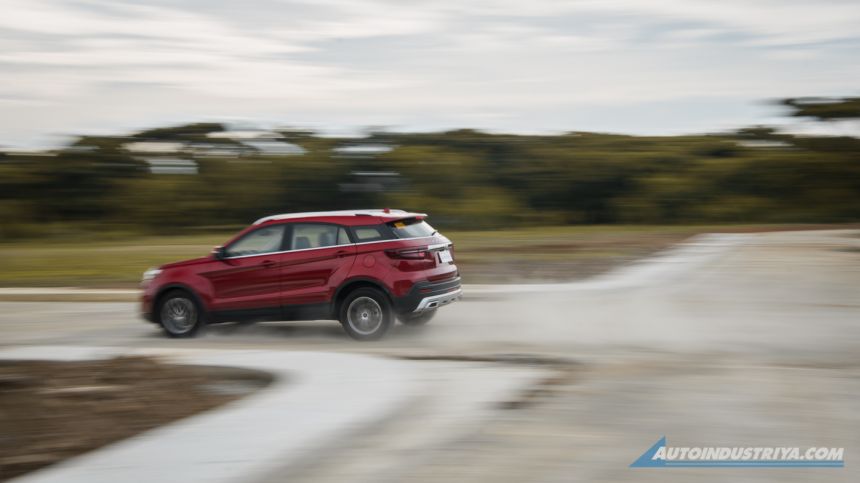 Hazard Lights: This simple tip can help prevent a rear-end collision image