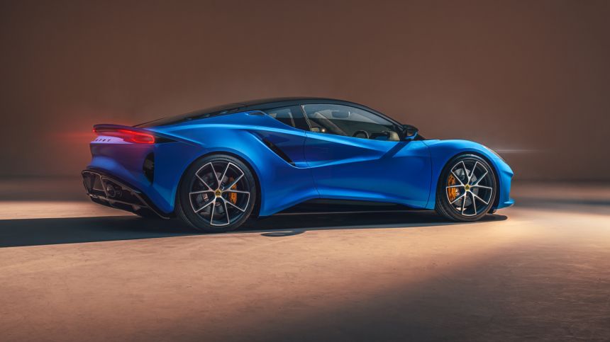 400 HP Emira is Lotus&rsquo; final combustion engine car image
