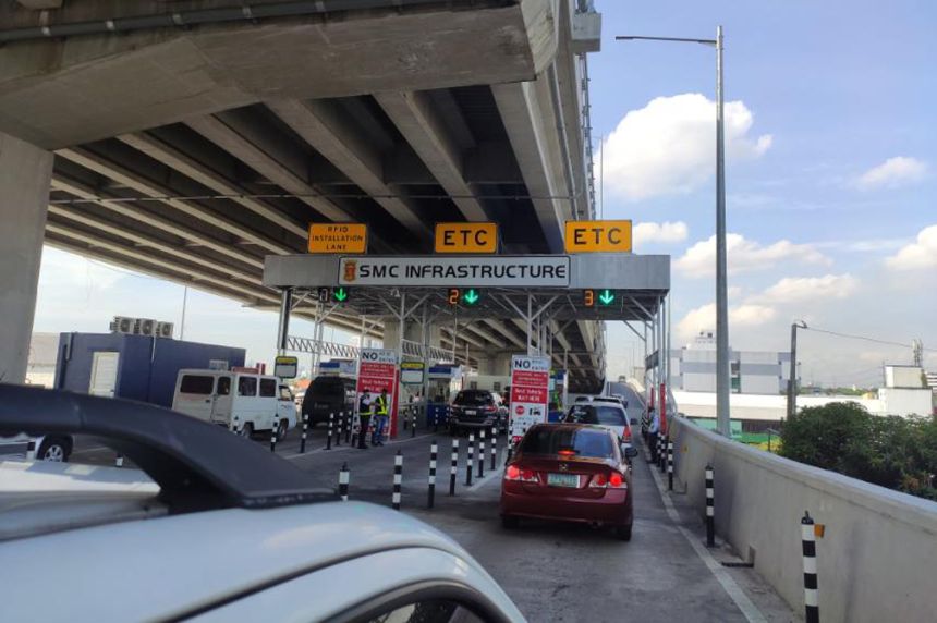 Pay Skyway 3 causes a lot of traffic image