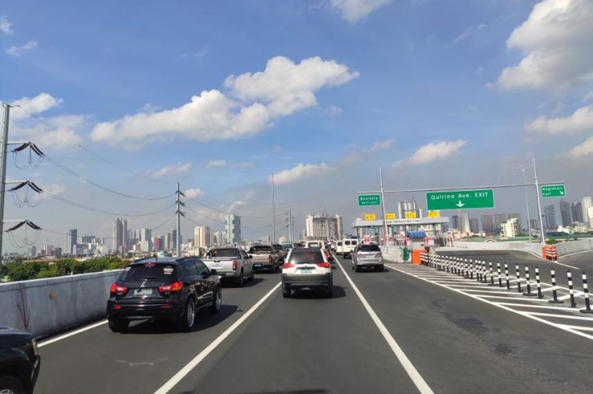 Pay Skyway 3 causes a lot of traffic image