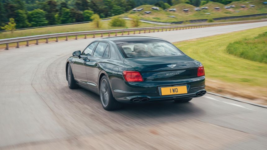 2022 Flying Spur Hybrid is the most-efficient Bentley yet image